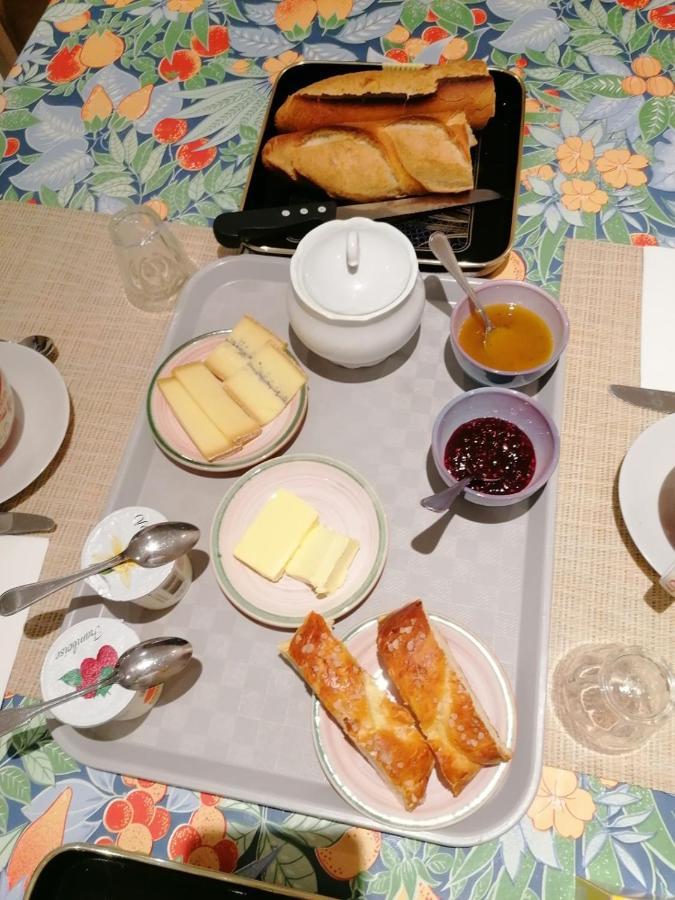 Chambre Et Table D'Hotes La Meule 波利尼 外观 照片