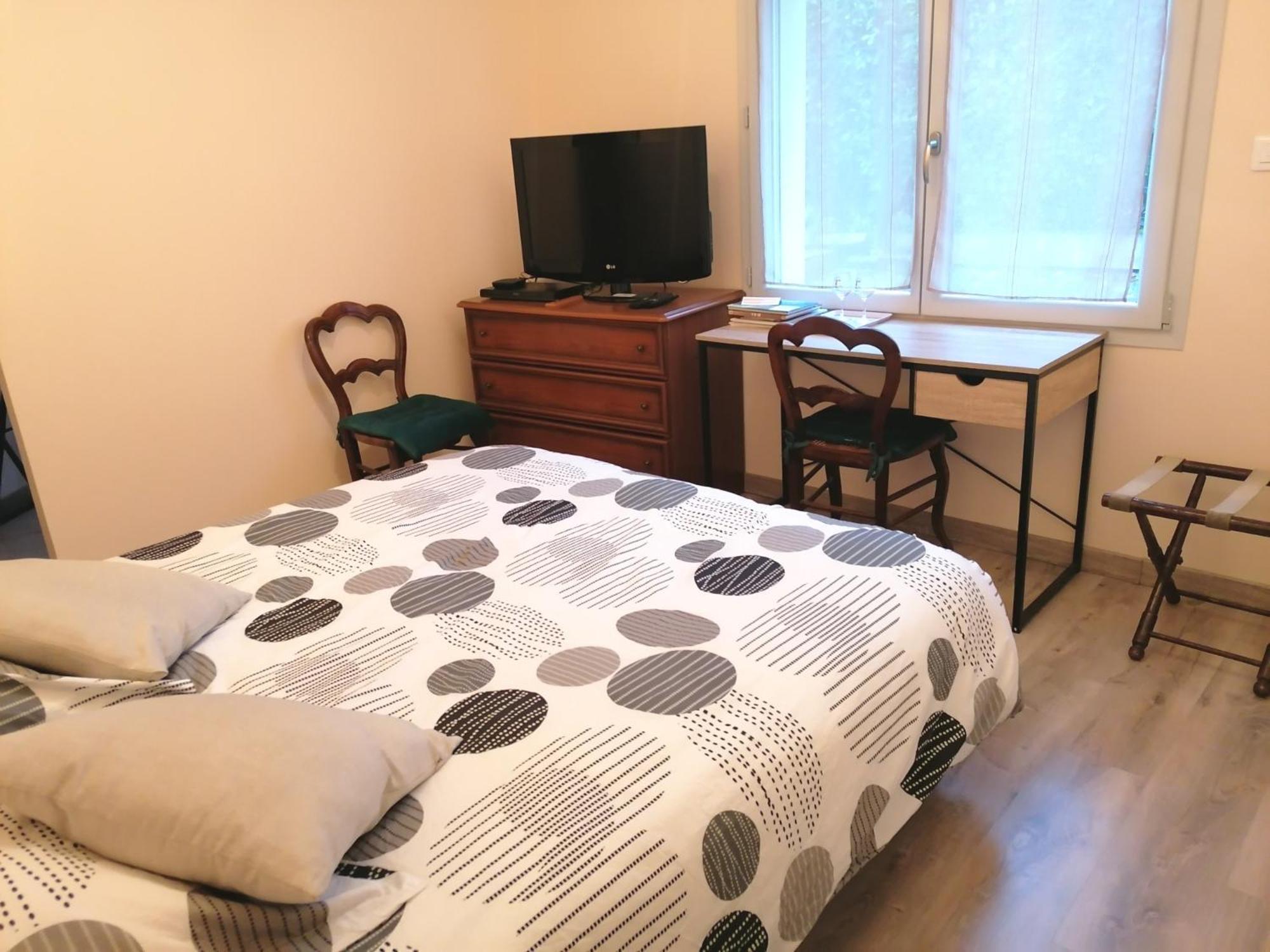 Chambre Et Table D'Hotes La Meule 波利尼 外观 照片